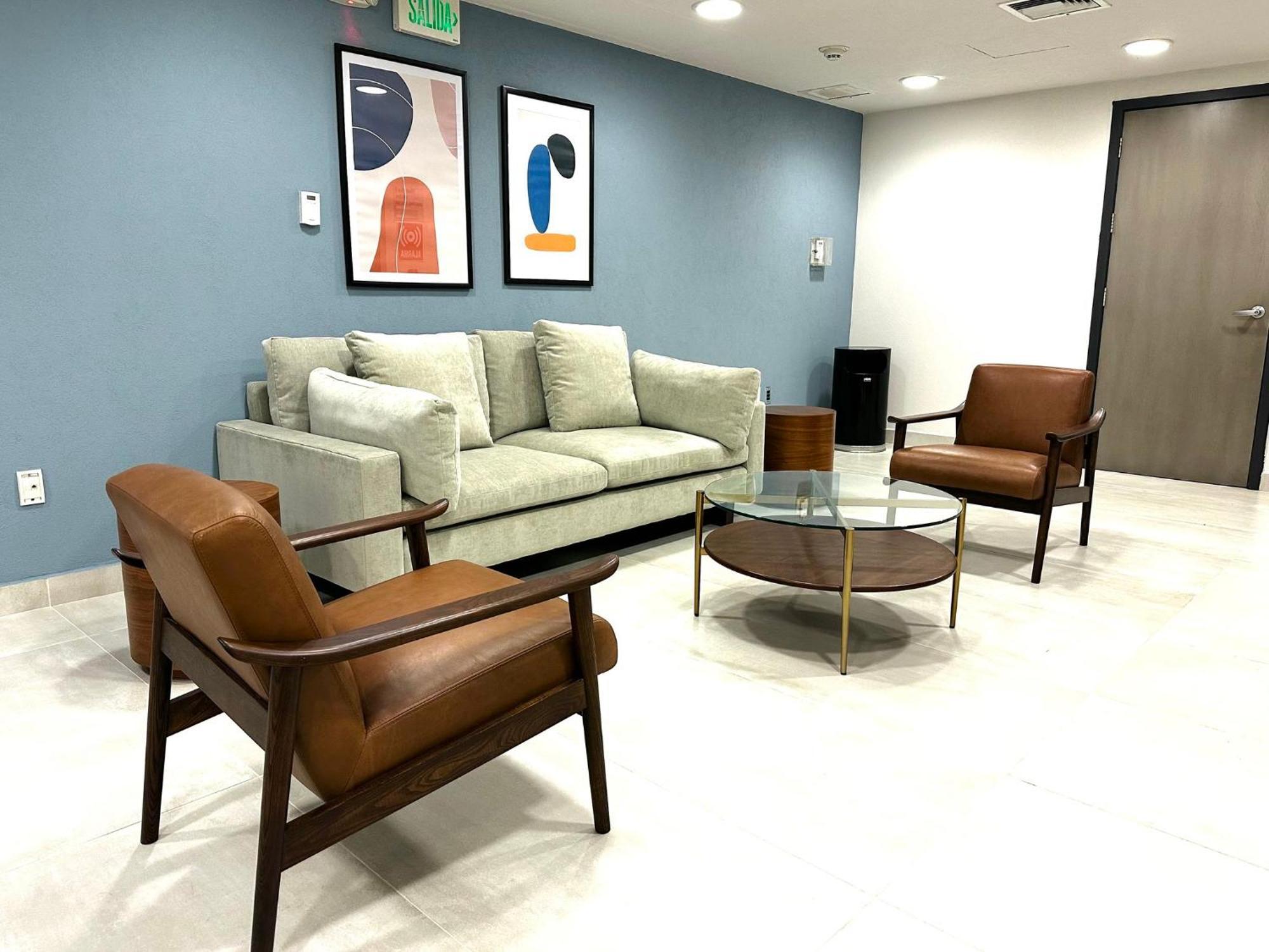 Holiday Inn Express Guadalajara Expo By Ihg Запопан Екстериор снимка