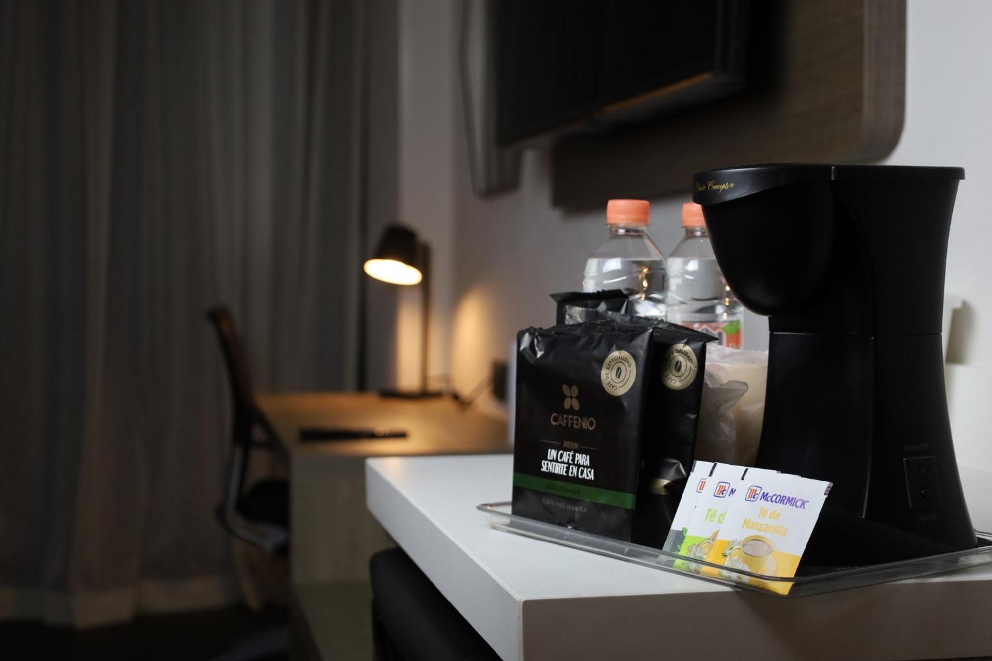 Holiday Inn Express Guadalajara Expo By Ihg Запопан Екстериор снимка