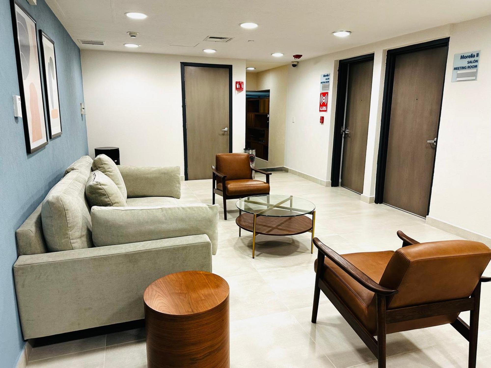 Holiday Inn Express Guadalajara Expo By Ihg Запопан Екстериор снимка