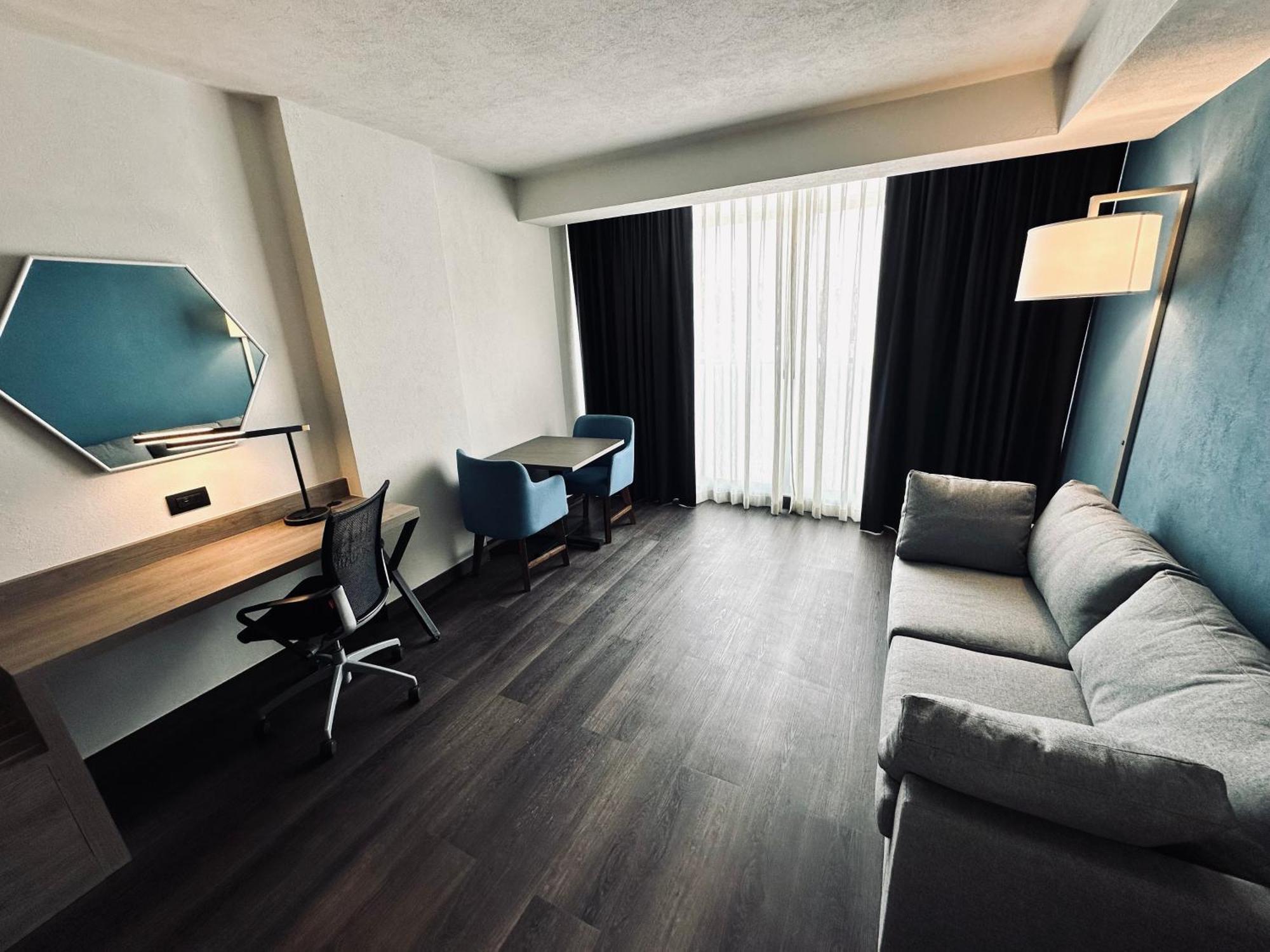 Holiday Inn Express Guadalajara Expo By Ihg Запопан Екстериор снимка