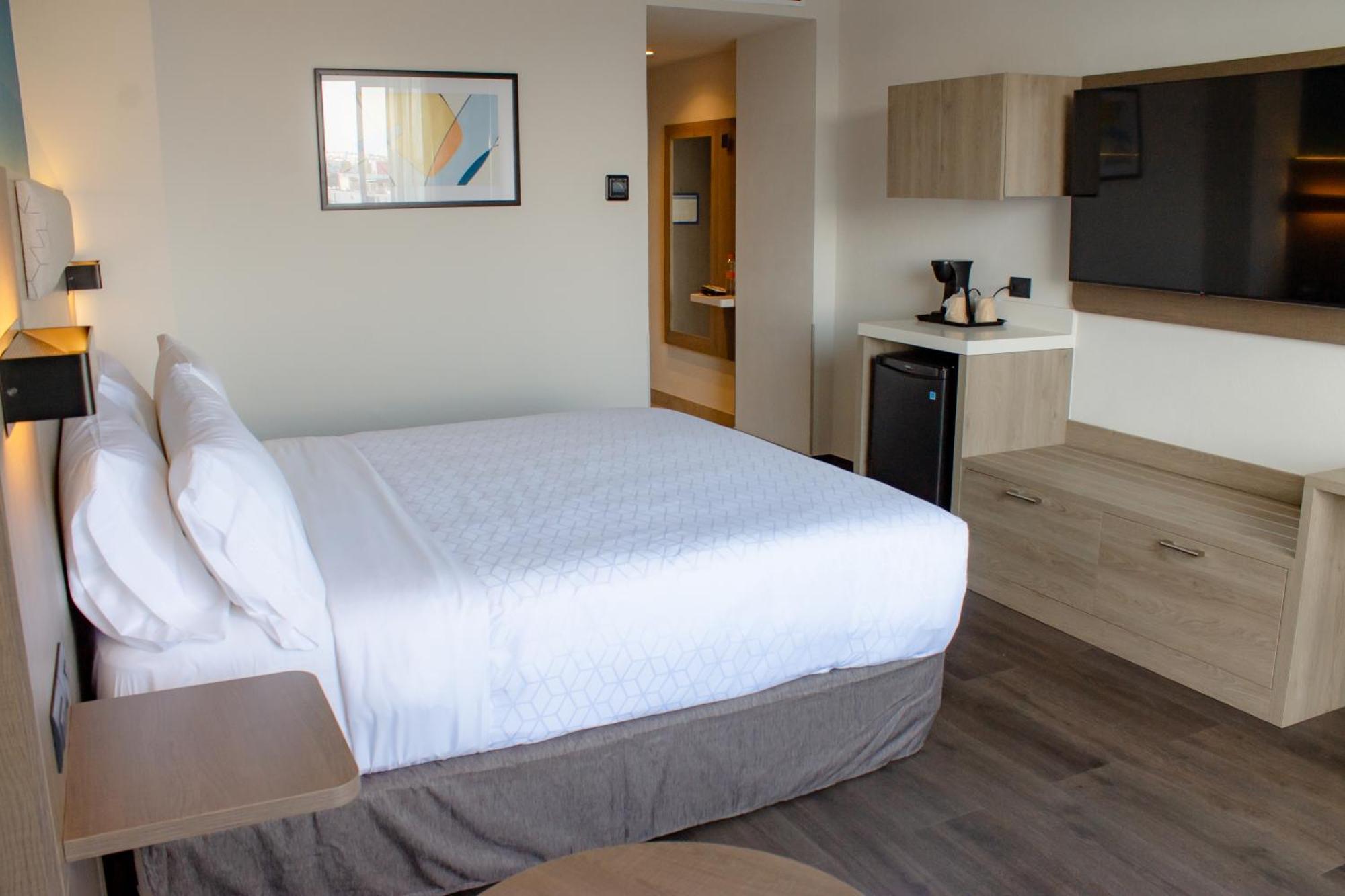 Holiday Inn Express Guadalajara Expo By Ihg Запопан Екстериор снимка